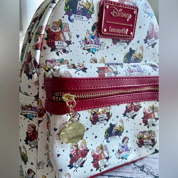 NWT! Disney Princess COLLECTION EXCLUSIVE Snow White Backpack - Picture 2 of 8
